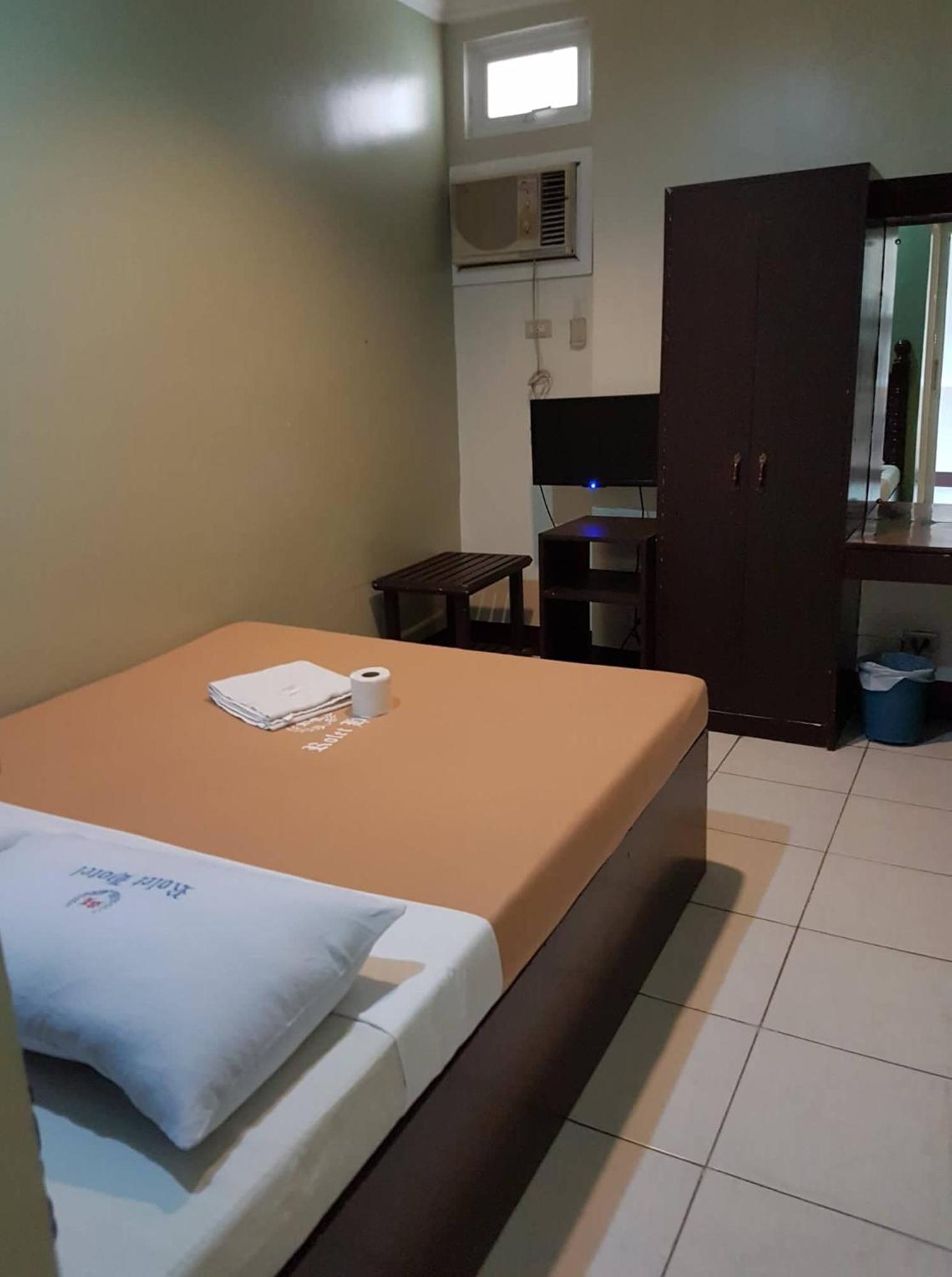 Rolet Hotel Catbalogan エクステリア 写真